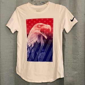 Women’s Nike T in sz M